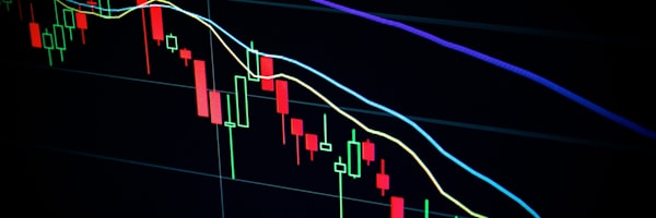 金融市场分析应用 - 展示股票走势图和经济指标仪表盘
